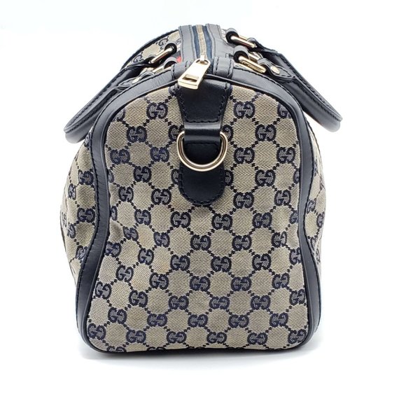 Authentic Gucci Canvas Vintage Medium CrossbodyBag - Picture 4 of 15